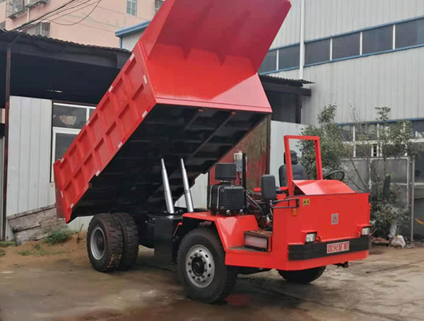 礦用運(yùn)輸車